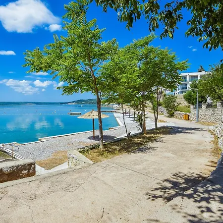 Maja-3 By Interhome * ماسلينتسا