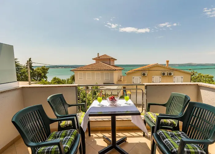 Apartamento Maja-3 By Interhome Maslenica